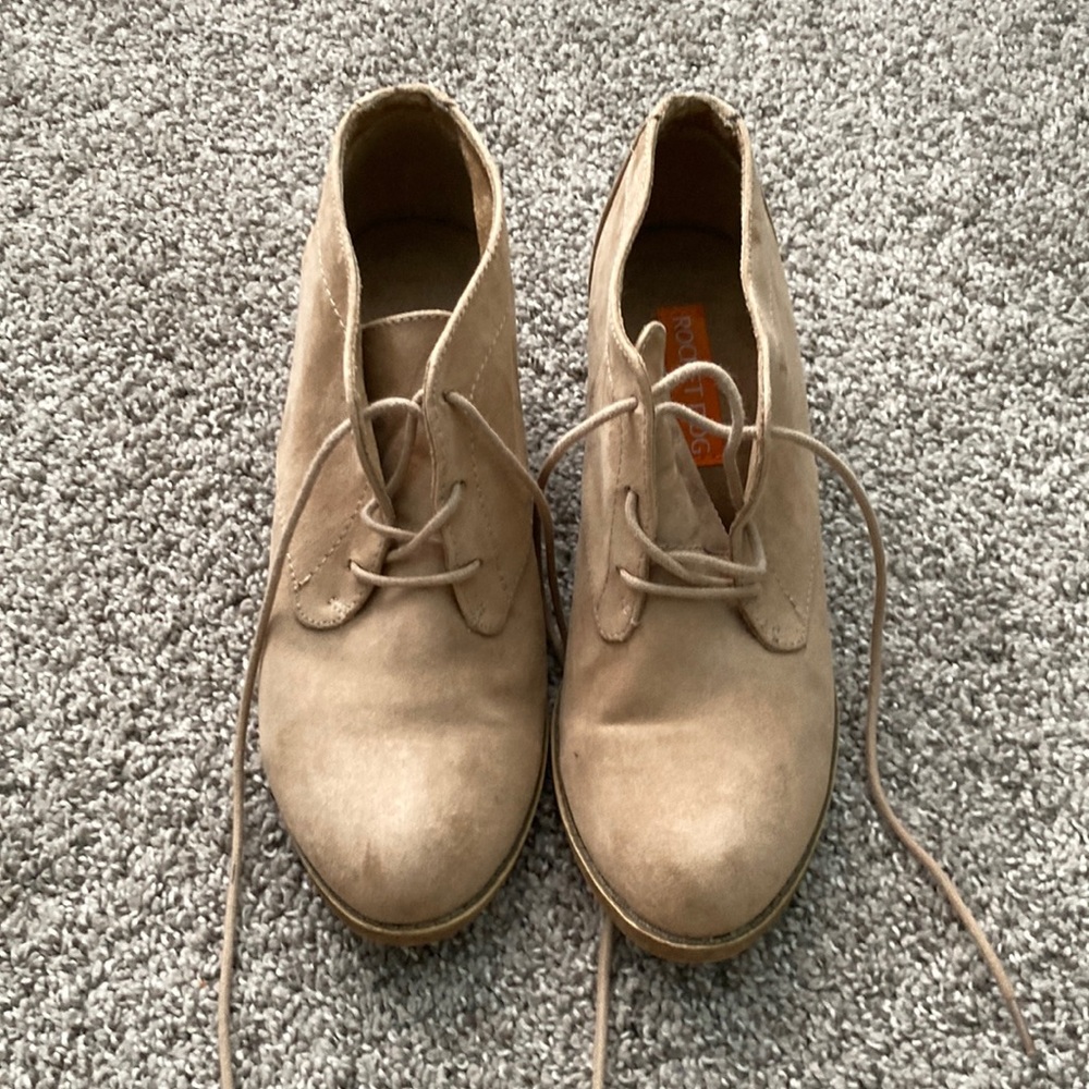 Rocket Dog tan ankle boots with heels size 9